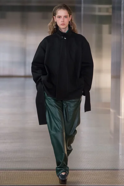 Look 27